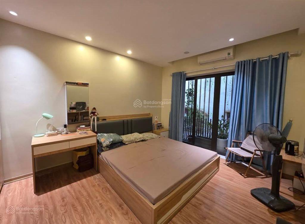 Bán nhà cù chính lan thanh xuân 35m2 5 tầng mặt 4m 3 pn rộng 8,8 tỷ. nhà đẹp tiện