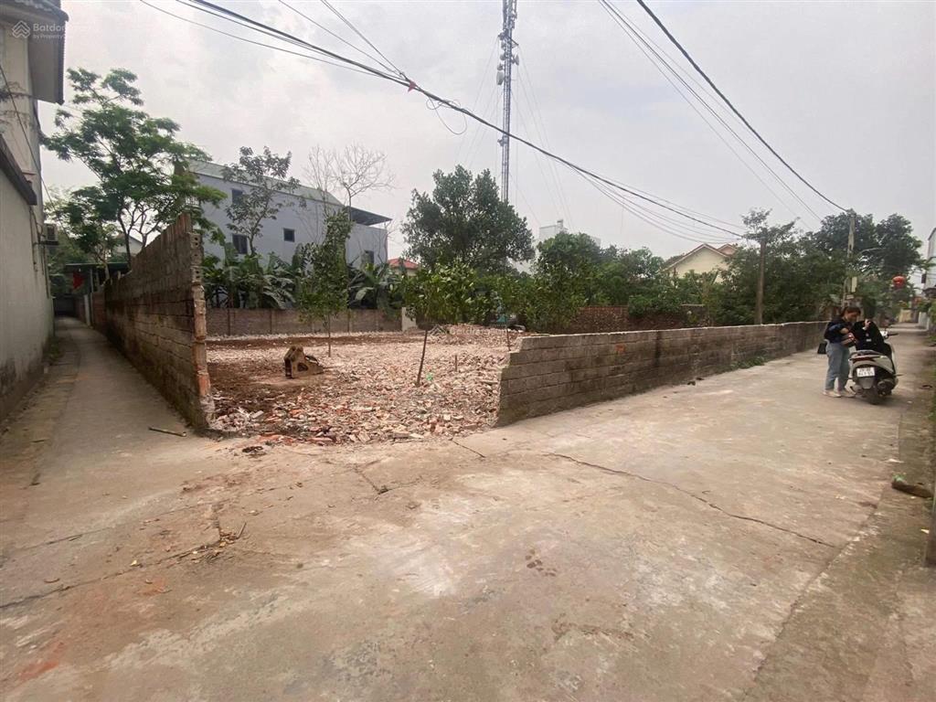 Bán lô đất 90m2 mt 5,54m trục chính năm trại, sài sơn, quốc oai