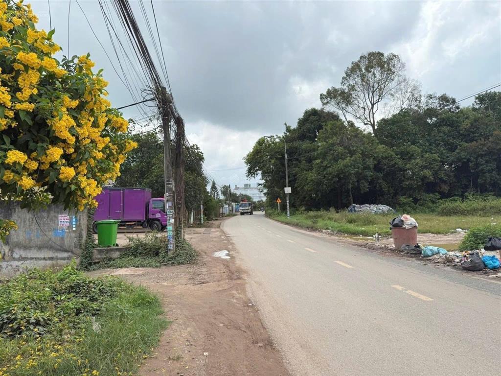 Lô đất mặt tiền đinh bộ lĩnh long thành  210m2 nở hậu gần chợ mới, giá 5,6 tỷ