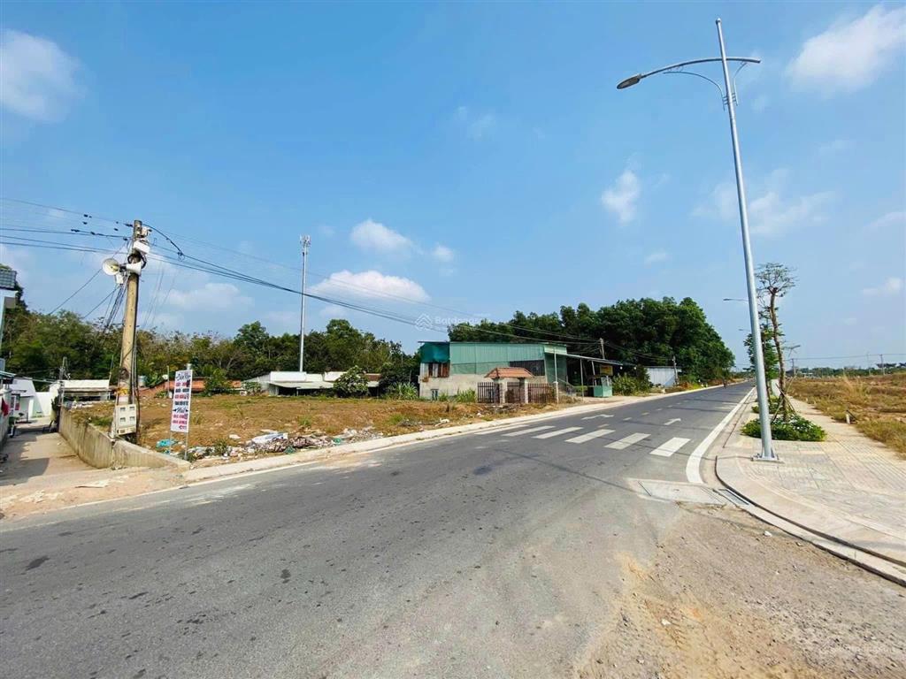 Bán đất 2 mặt tiền gem sky world long đức cũ  569m²  đường nhựa 8m  giá 6.6 tỷ
