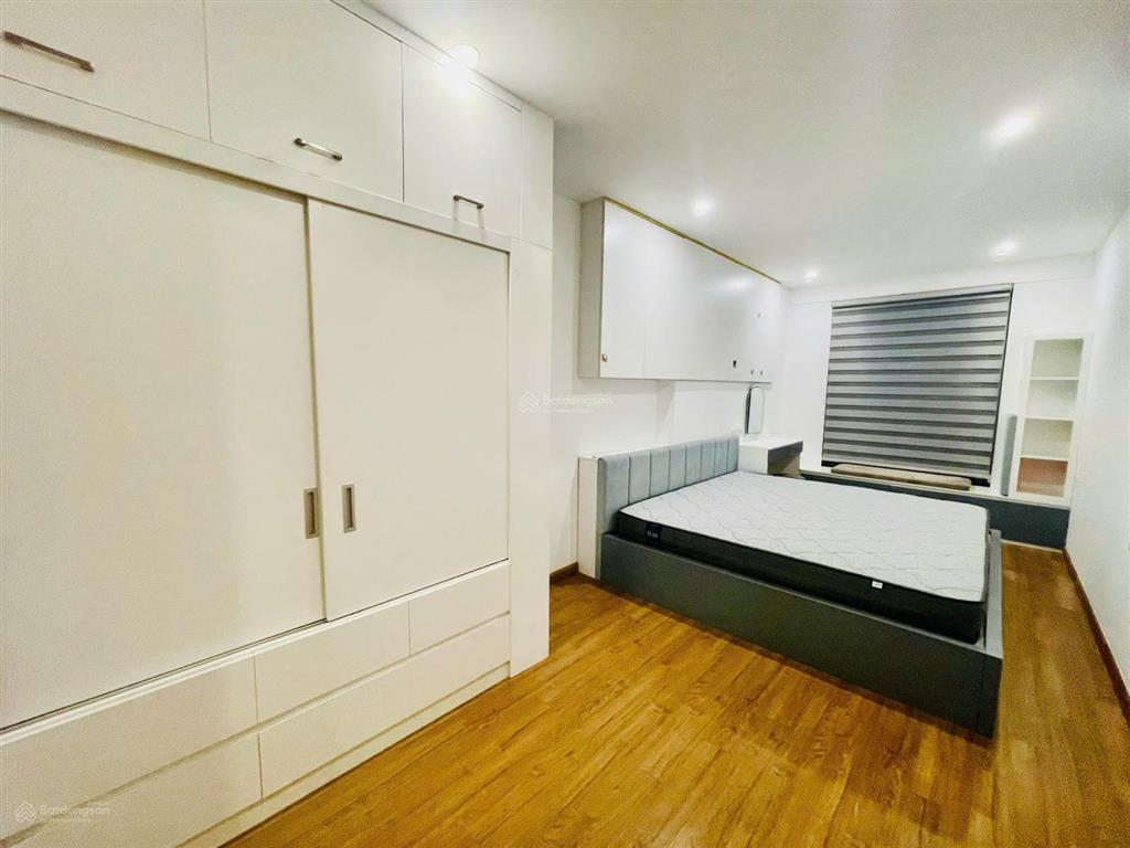 Chủ gửi bán căn hộ 3n2vs tại ct8 the emerald đình thôn rộng 95m2 sẵn sổ đỏ giá 9,4 tỉ