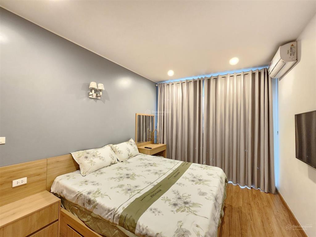 Căn hộ 4 ngủ đang trống ct8 the emerald đình thôn full nội thất giá thuê 38tr/tháng