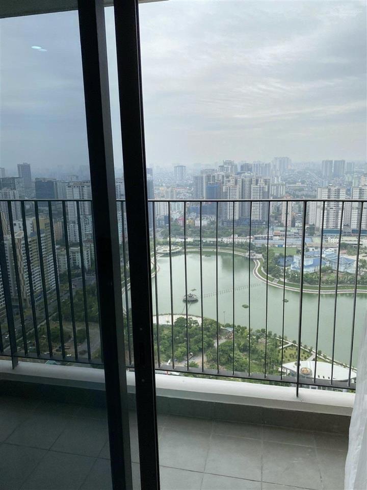 Chủ giảm giá sốc căn studio view hồ tại vinhomes d'capitale trần duy hưng 33m có sổ 3,4 tỷ