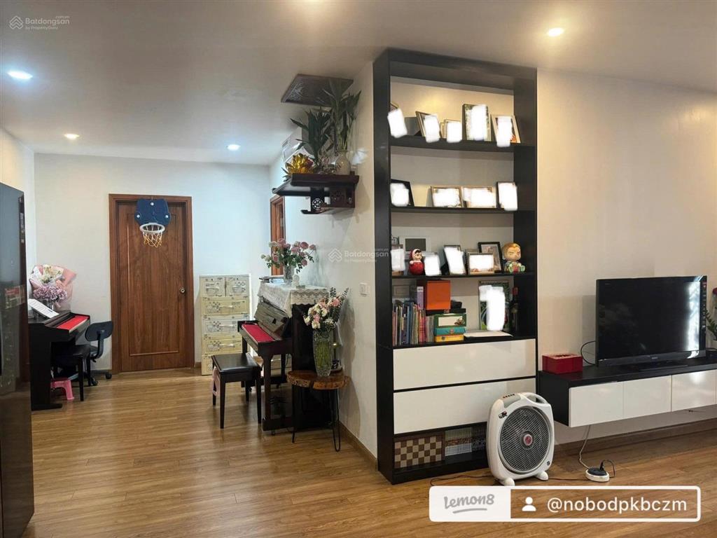 Cho thuê căn hộ 2 ngủ tại ct8 the emerald đình thôn full nội thất ban công mát giá 18tr