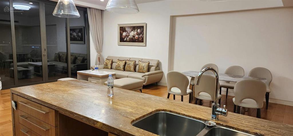 Căn hộ iph xuân thủy nhỉnh 10 tỷ có căn hộ 3 ngủ 120m2 nội thất đẹp sẵn sổ đỏ