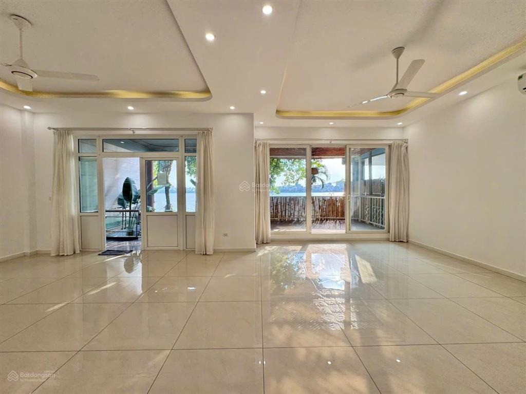 Chủ gửi cho thuê căn biệt thự mặt hồ tây, phố quảng an, rộng 200m, 4 tầng, 1 hầm, 7 phòng ngủ