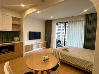 Cho thuê căn studio xinh xắn ban công mát 33m tại vinhomes d'capitale giá thuê 14tr/tháng
