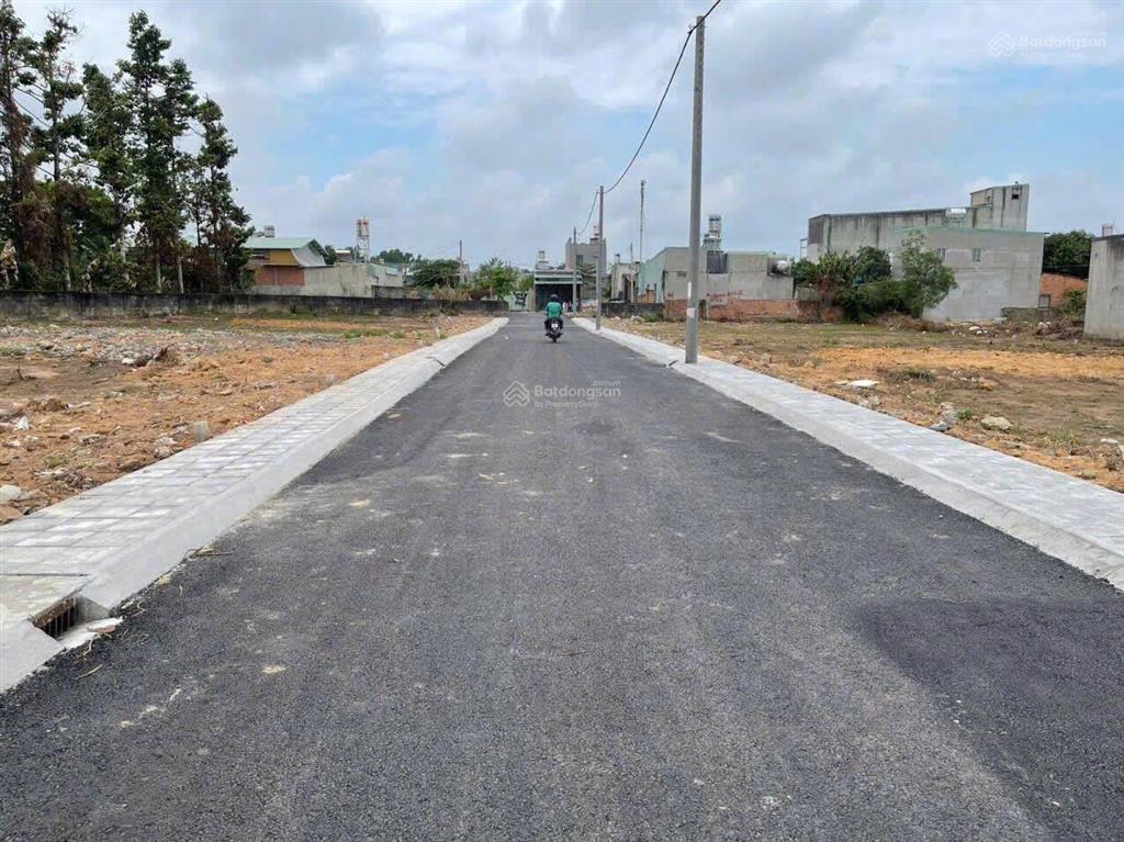Chủ ngộp bán gấp nhà gác lửng, thuộc phường tân phong, sổ riêng, thổ cư 100%, nhà xây mới chưa ở