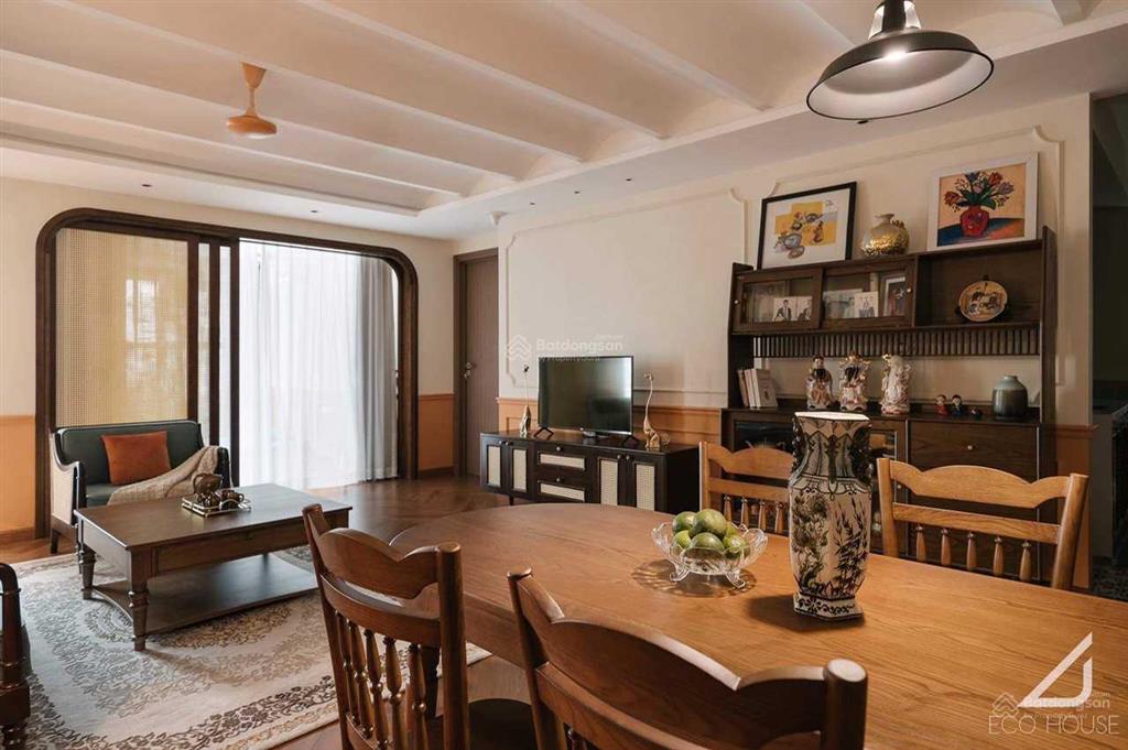 Cho thuê quỹ căn hộ 2pn đồ cơ bản  full đẹp, vào luôn tại 6th element