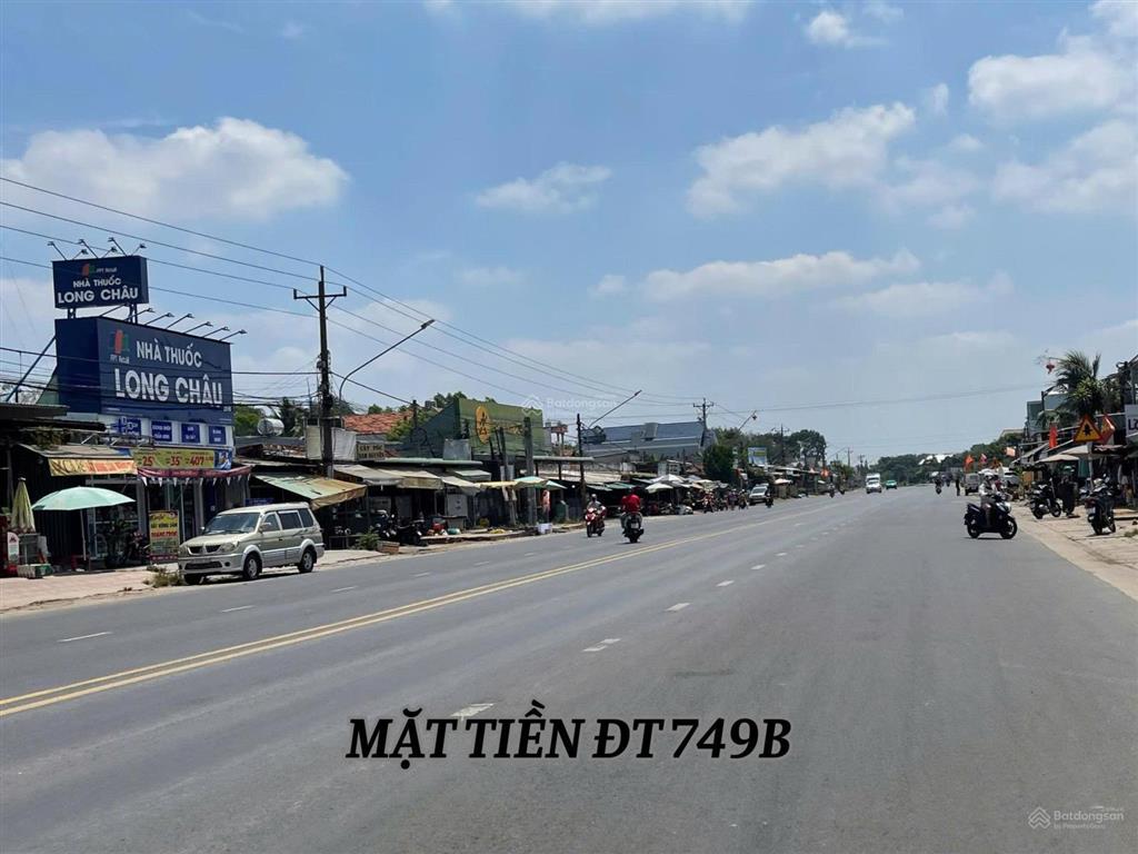 Đất đẹp xây nhà xung quanh đầy đủ tiện ích ngay trung tâm chơn thành