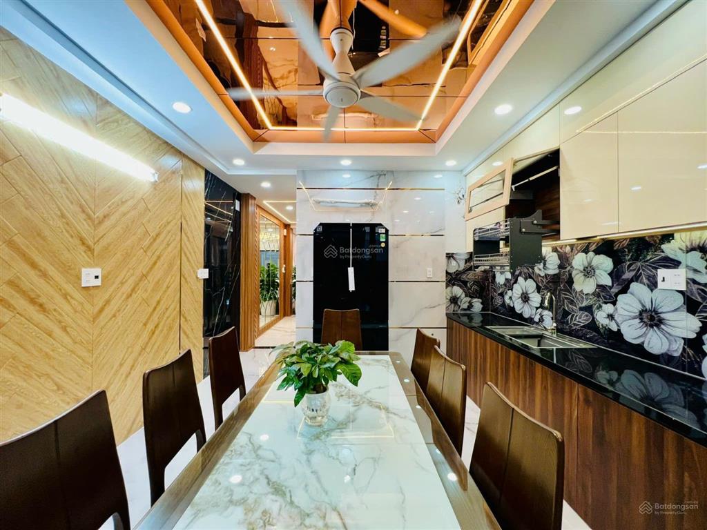 Siêu phẩm đường hương lộ 2 có thang máy (4m*16m 9tỷ100 tl) nội thất cao cấp, phong cách riêng biệt