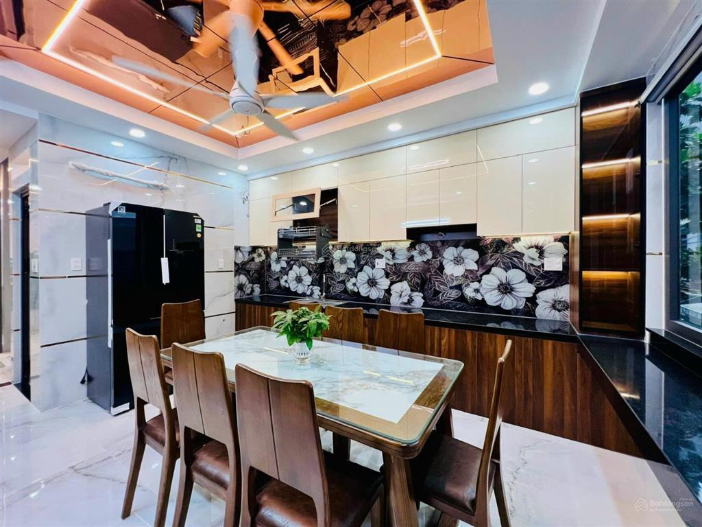 Siêu phẩm đường hương lộ 2 có thang máy (4m*16m 9tỷ100 tl) nội thất cao cấp, phong cách riêng biệt