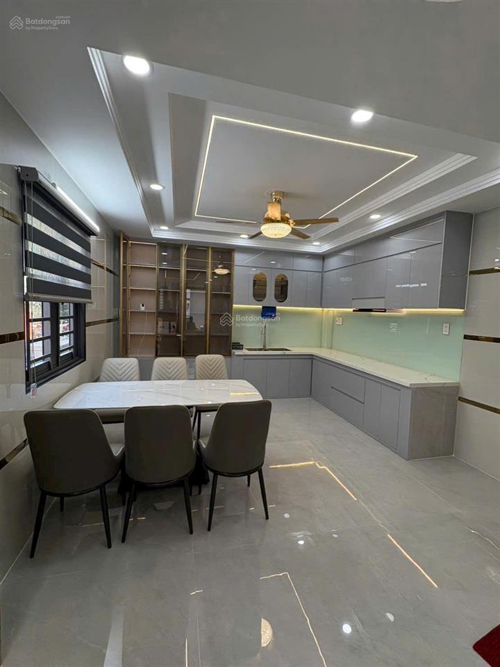 Hạ giá 300tr nhà 2 mặt tiền tỉnh lộ 10 (4m*14m full nội thất  7ty9 tl) hẻm 8m vừa ở vừa kinh doanh