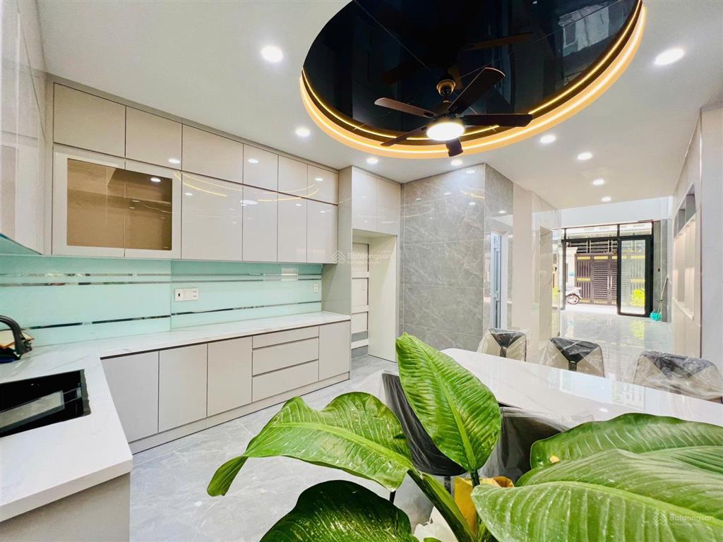 Bán nhà đường tân hòa đông (nhà 6 tấm 4m*15m thang máy 450kg giá 8ty6 tl) hẻm 7m gần chợ phú lâm