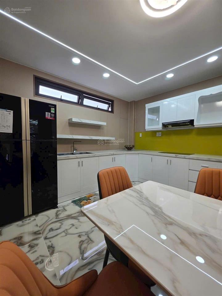 Nhà đẹp 1/đường hương lộ 2 có thang máy (4,16m*18,2m7,6tỷ tl) full nội thất, phong cách riêng biệt