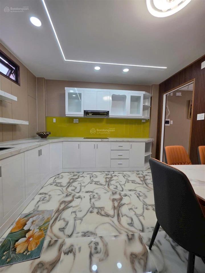 Nhà đẹp 1/đường hương lộ 2 có thang máy (4,16m*18,2m7,6tỷ tl) full nội thất, phong cách riêng biệt