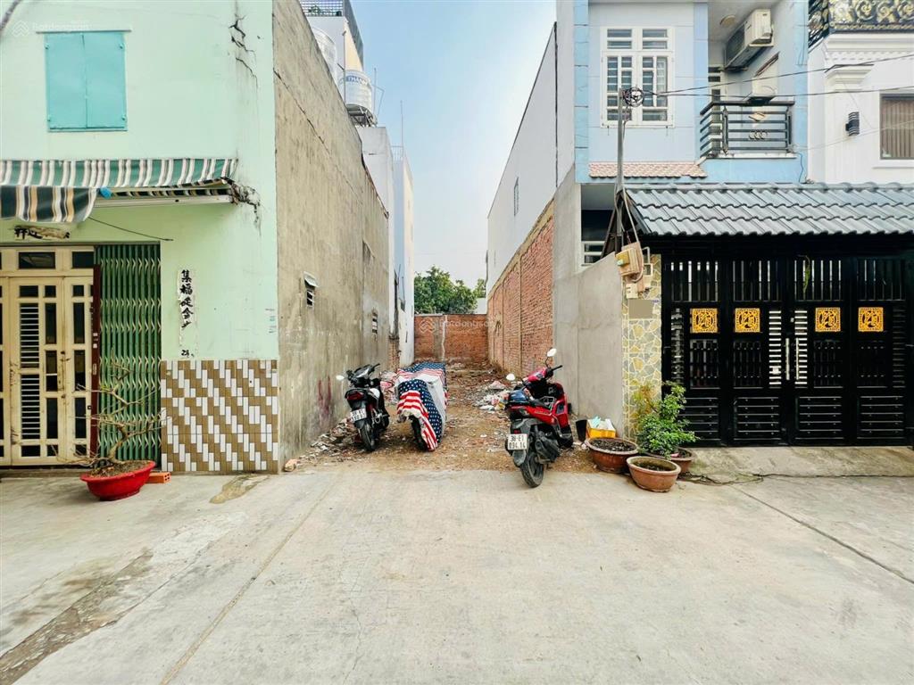 Bán đất 1/ đường số 12  gần chợ bình long (4m*20m~ 80m2 đất odt giá 6tỷ tl) hẻm 6m sát mặt tiền