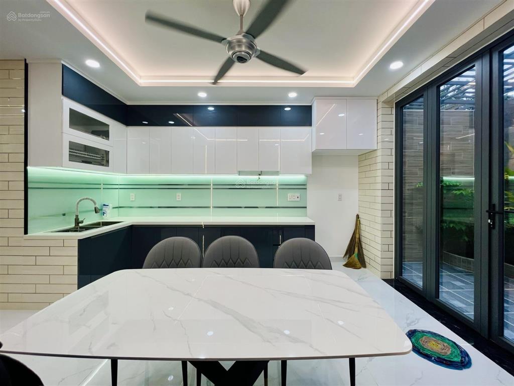 Bán nhà mới đường mã lò (4m*17,3m có 5 lầu thang máy, nội thất giá 8tỷ8 tl) hẻm nhựa 7m khu nhà lầu