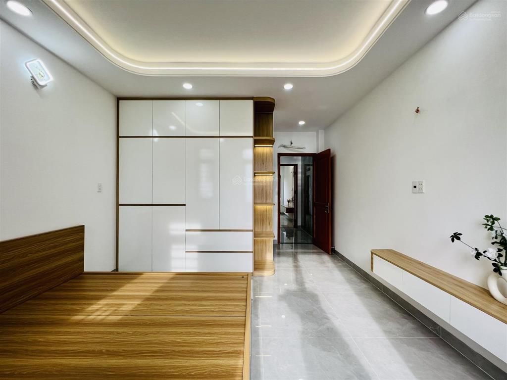 Nhà đẹp đầu đường hương lộ 2 (4m*15m  8 tỷ tl có nội thất) hẻm 8m xe hơi, sát bốn xã, hòa bình