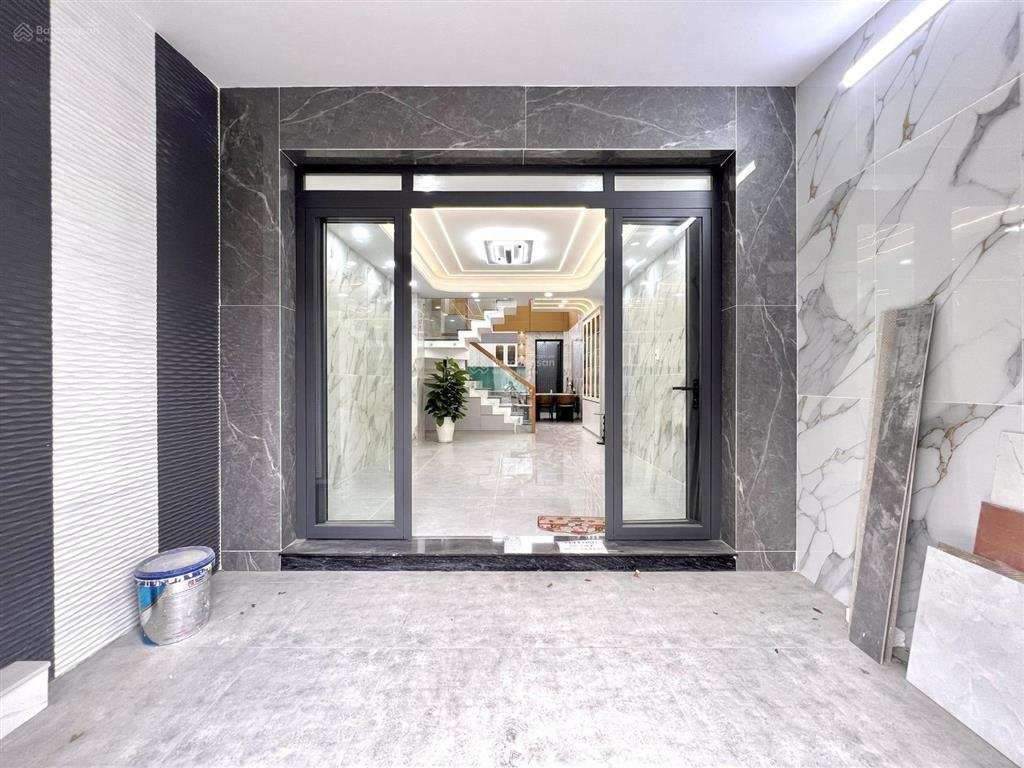 Nhà đẹp đầu đường hương lộ 2 (4m*15m  8 tỷ tl có nội thất) hẻm 8m xe hơi, sát bốn xã, hòa bình