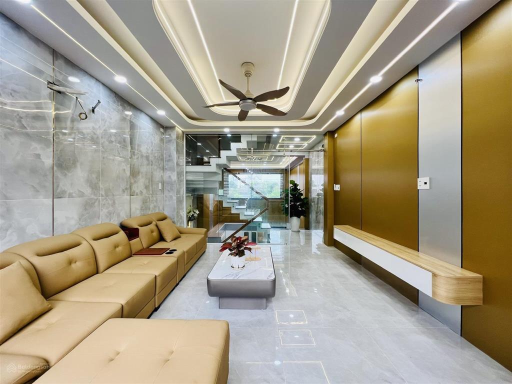 Nhà đẹp đầu đường hương lộ 2 (4m*15m  8 tỷ tl có nội thất) hẻm 8m xe hơi, sát bốn xã, hòa bình