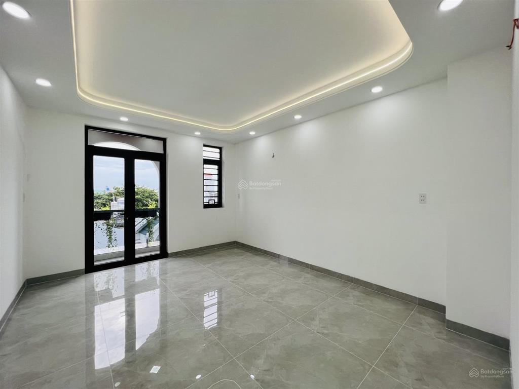 Nhà đẹp đầu đường hương lộ 2 (4m*15m  8 tỷ tl có nội thất) hẻm 8m xe hơi, sát bốn xã, hòa bình