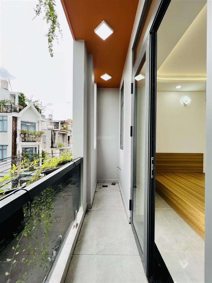 Nhà đẹp đầu đường hương lộ 2 (4m*15m  8 tỷ tl có nội thất) hẻm 8m xe hơi, sát bốn xã, hòa bình