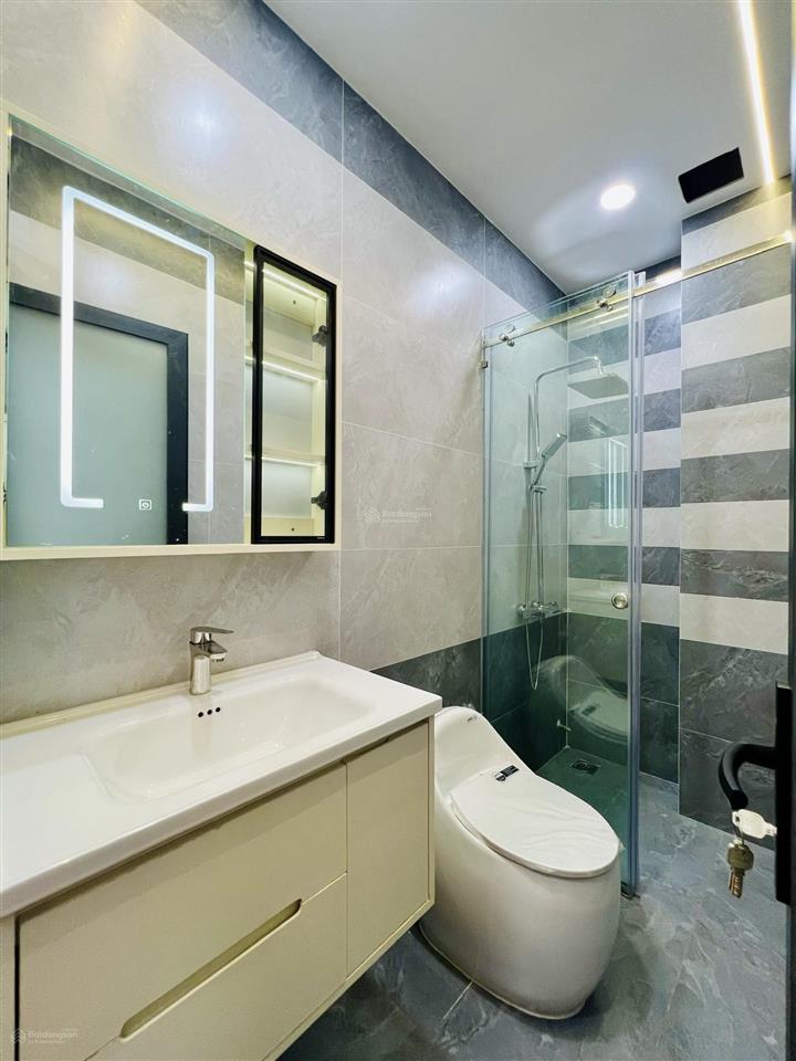 Bán nhà mặt tiền kinh doanh đường số 4 p. bình tân (4m*18m giá 7,8 tỷ tl) full nội thất, thang máy