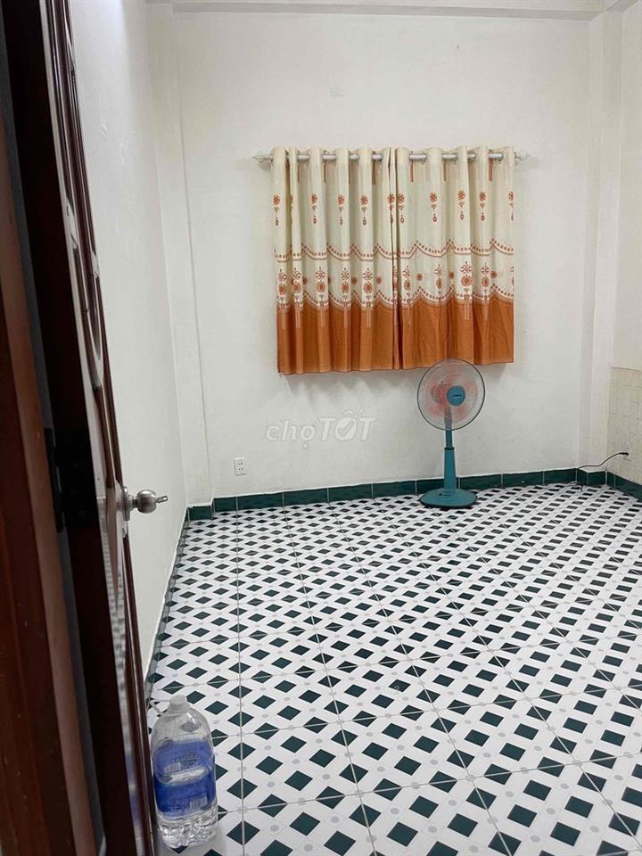 Phòng cho thuê trung tâm quận 10 giá rẻ, đường Bà Hạt