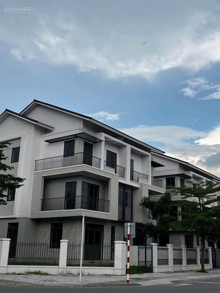 Bán căn song lập 180m² centa riverside