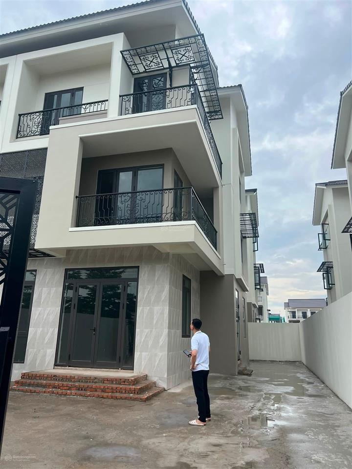 Bán căn song lập 180m² centa riverside