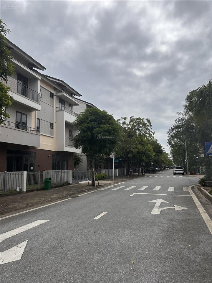 Chủ nhà cần tiền bán căn sh4 centa city