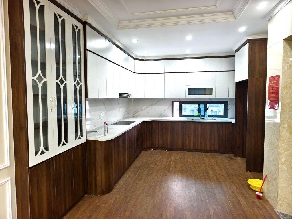 Cho thuê nhà ngõ 76 Mai Dịch, Cầu Giấy 48M x 7 tầng THANG MÁY, Ô TÔ giá 31 triệu