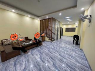 Cho thuê nhà Hồng Mai, Bạch Mai quận Hai Bà Trưng 60M*5T THANG MÁY, OTO giá 18 triệu 