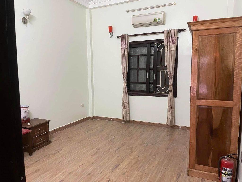 Cho thuê nhà ngõ 35 Trần Thái Tông, Cầu Giấy 60m x 4T (5 phòng) giá 20 triệu