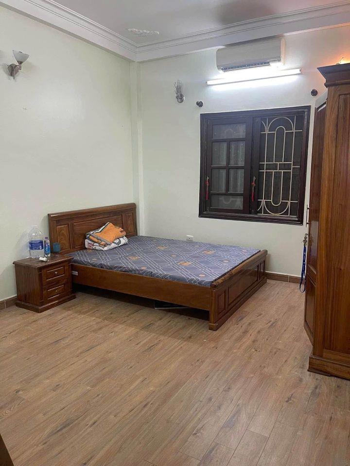 Cho thuê nhà ngõ 35 Trần Thái Tông, Cầu Giấy 60m x 4T (5 phòng) giá 20 triệu