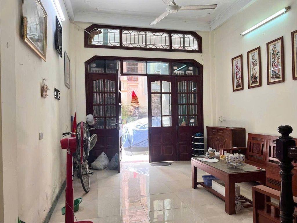 Cho thuê nhà phố Lý Thường Kiệt, Hà Đông 40m x 4T (4 ngủ) Ô TÔ giá 12.5 triệu