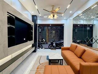 Cho thuê nhà đẹp, ô tô, KD Linh Quang, Đống Đa 35m x 5T giá 18 triệu