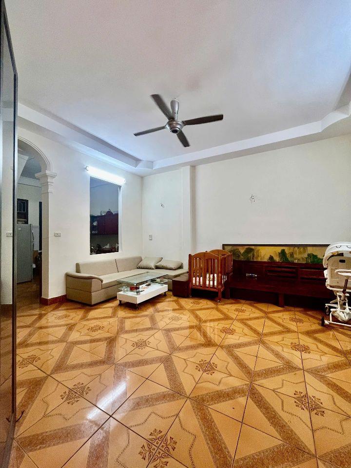 Cho thuê nhà Yên Hòa, Cầu Giấy 50m x 4T(4 ngủ) giá 15 triệu