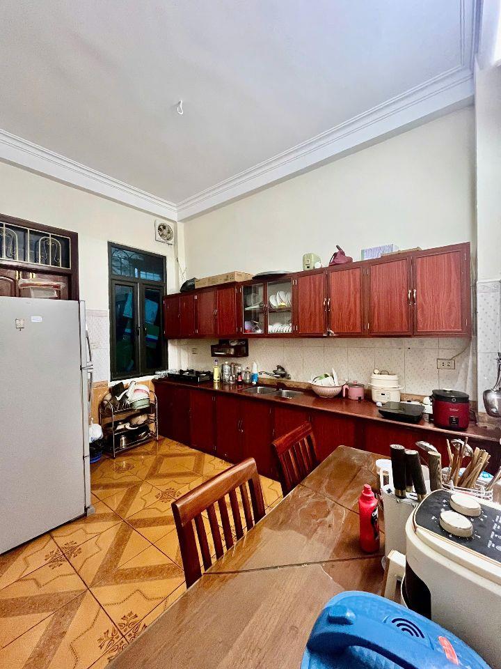 Cho thuê nhà Yên Hòa, Cầu Giấy 50m x 4T(4 ngủ) giá 15 triệu