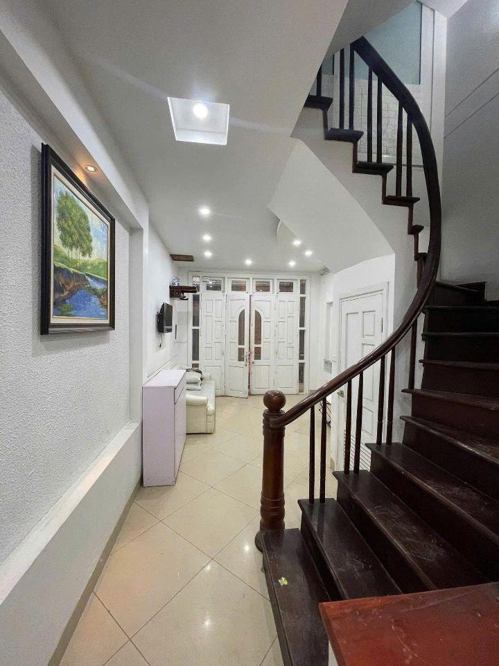 Cho thuê nhà ngõ 41 Thái Hà, Đống Đa 35m x 5T (4 ngủ) giá 15.5 triệu