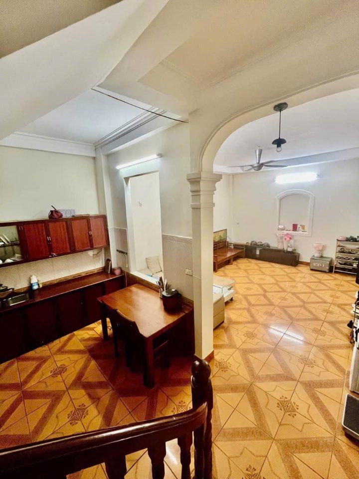 Cho thuê nhà ngõ 61 Yên Hòa, Cầu Giấy 60mx 4T(4 ngủ) giá 15tr