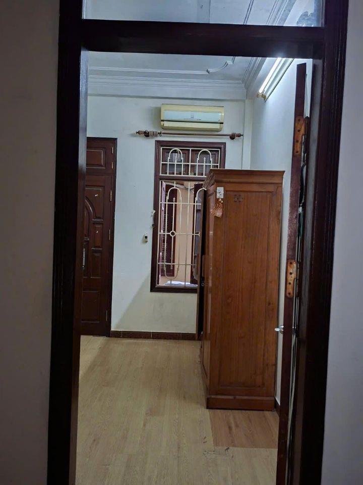 Cho thuê nhà đường Cầu Giấy 45m x 4T (4 ngủ) giá 13 triệu