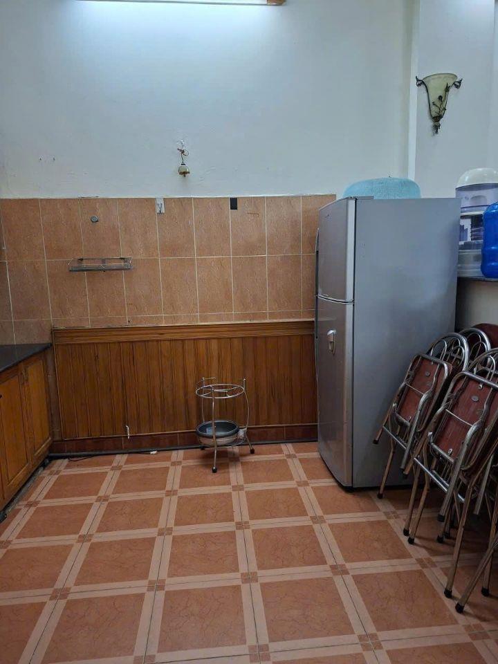 Cho thuê nhà đường Cầu Giấy 45m x 4T (4 ngủ) giá 13 triệu