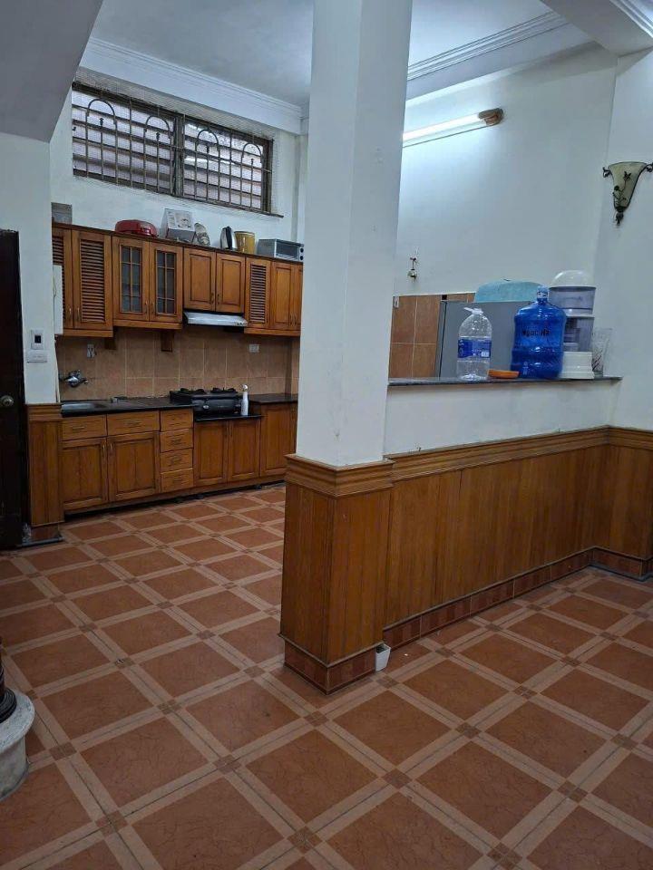 Cho thuê nhà đường Cầu Giấy 45m x 4T (4 ngủ) giá 13 triệu