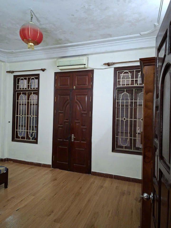 Cho thuê nhà đường Cầu Giấy 45m x 4T (4 ngủ) giá 13 triệu