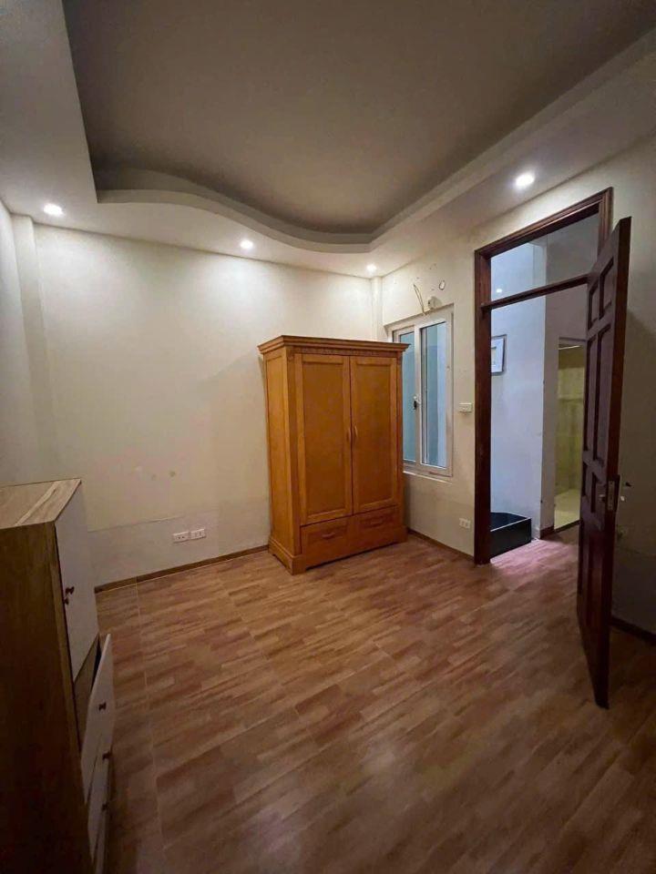 Cho thuê nhà Tú Mỡ, Trần Duy Hưng _Cầu Giấy 50m*5T(5 ngủ) giá 18.5tr