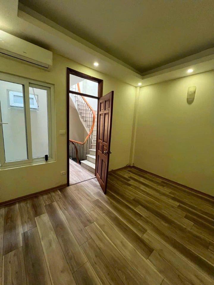Cho thuê nhà Tú Mỡ, Trần Duy Hưng _Cầu Giấy 50m*5T(5 ngủ) giá 18.5tr
