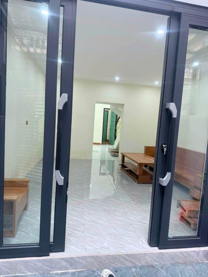 Nhà sạch đẹp, ô tô đỗ cửa Trần Cung, Cầu Giấy 75m x 3T(4 ngủ) giá 16 triệu