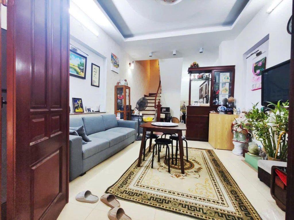 Nhà ngõ 173 Hoàng Hoa Thám, Ba Đình 42m*5 tầng (3 ngủ) giá 14.5tr OTO QUA NHÀ